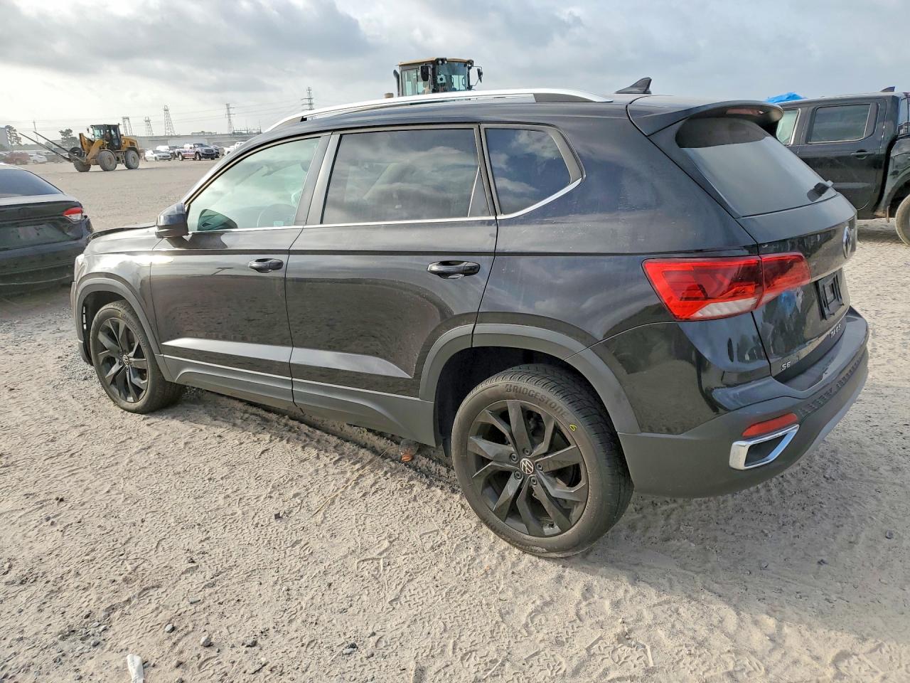 2023 VOLKSWAGEN TAOS SE — снимка 2