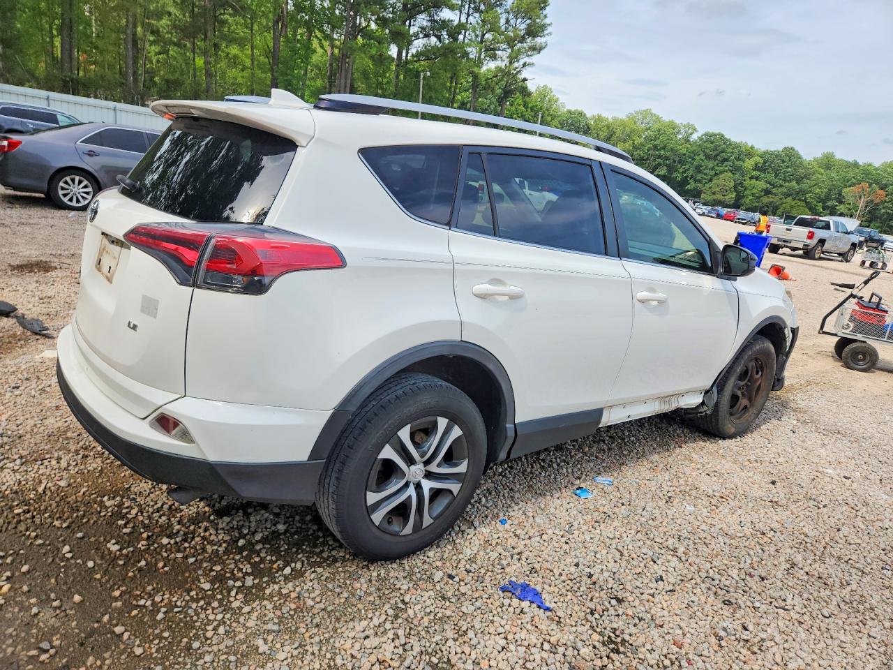 2018 TOYOTA RAV4 LE — снимка 3