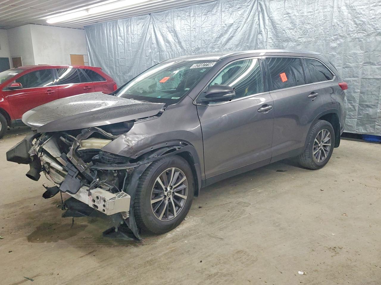 2019 TOYOTA HIGHLANDER XLE