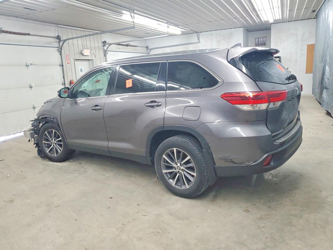 2019 TOYOTA HIGHLANDER XLE — снимка 2