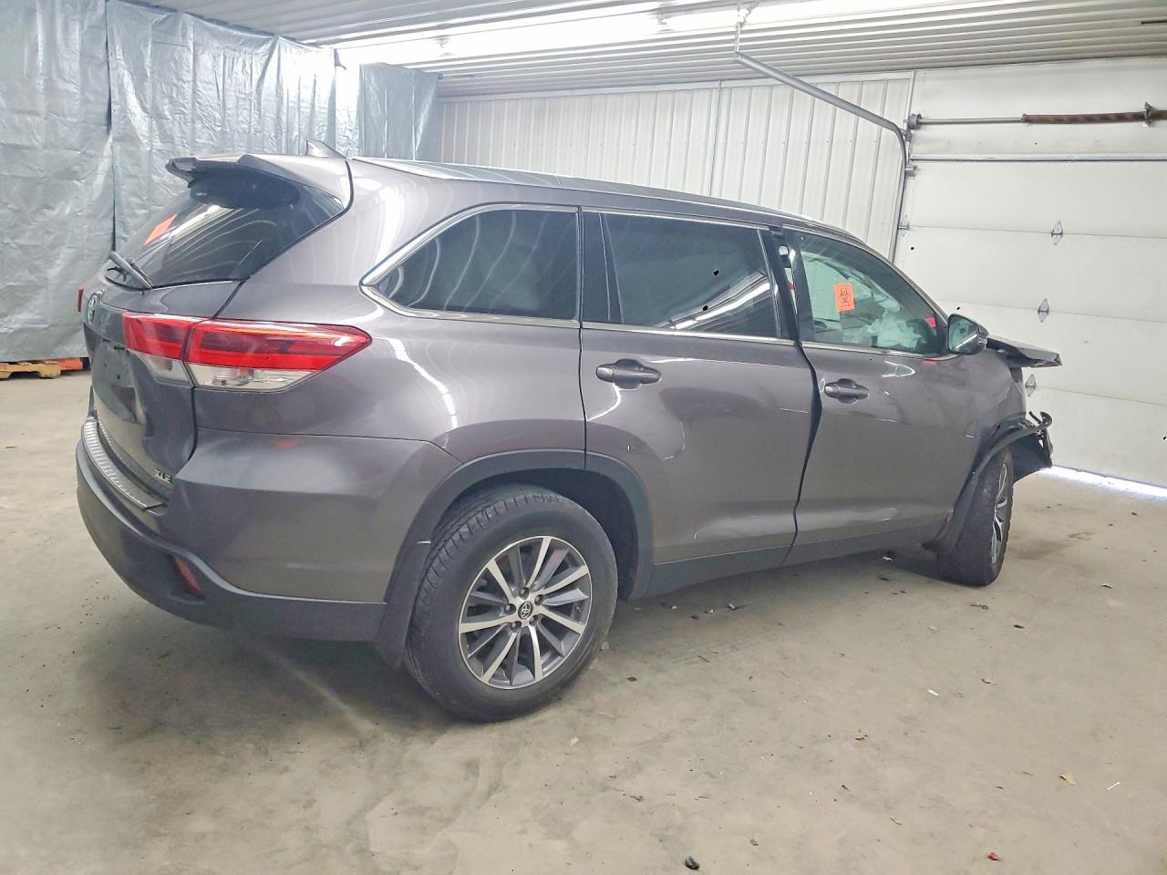 2019 TOYOTA HIGHLANDER XLE — снимка 3
