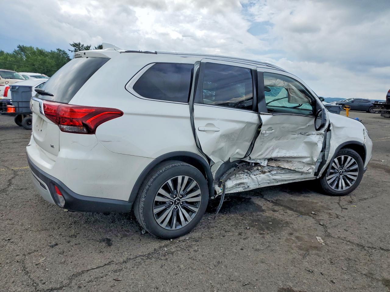 2020 MITSUBISHI OUTLANDER SE — снимка 3