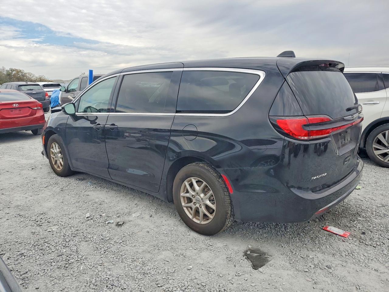 2024 CHRYSLER PACIFICA TOURING L — снимка 2