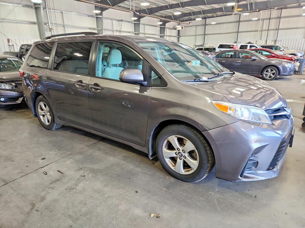 2018 TOYOTA SIENNA LE — снимка 4