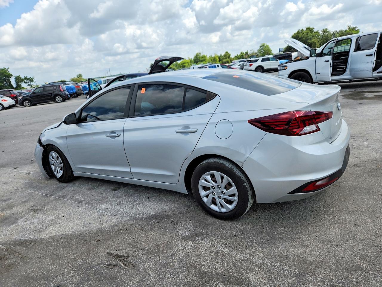 2019 HYUNDAI ELANTRA SE — снимка 2