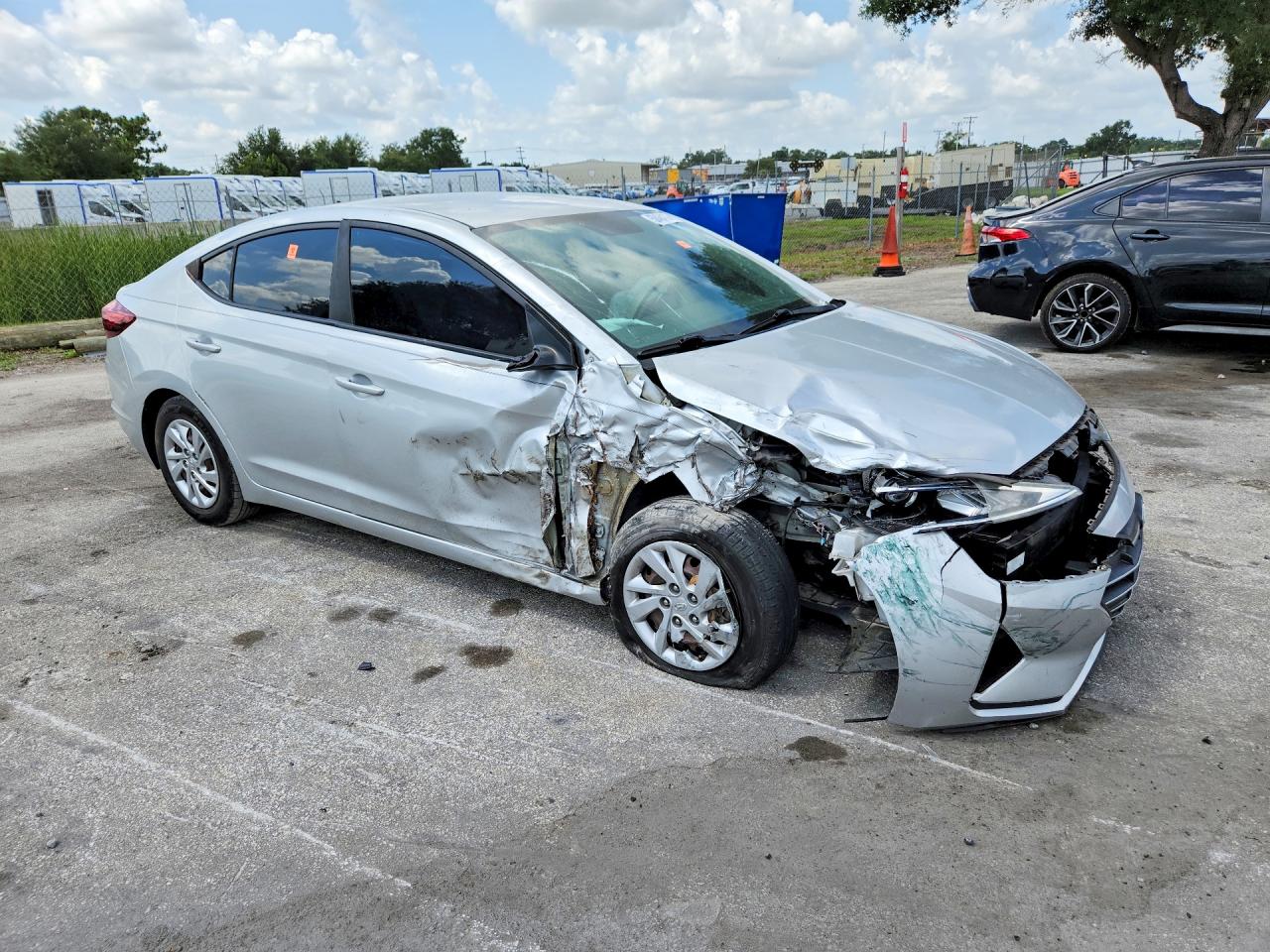 2019 HYUNDAI ELANTRA SE — снимка 4