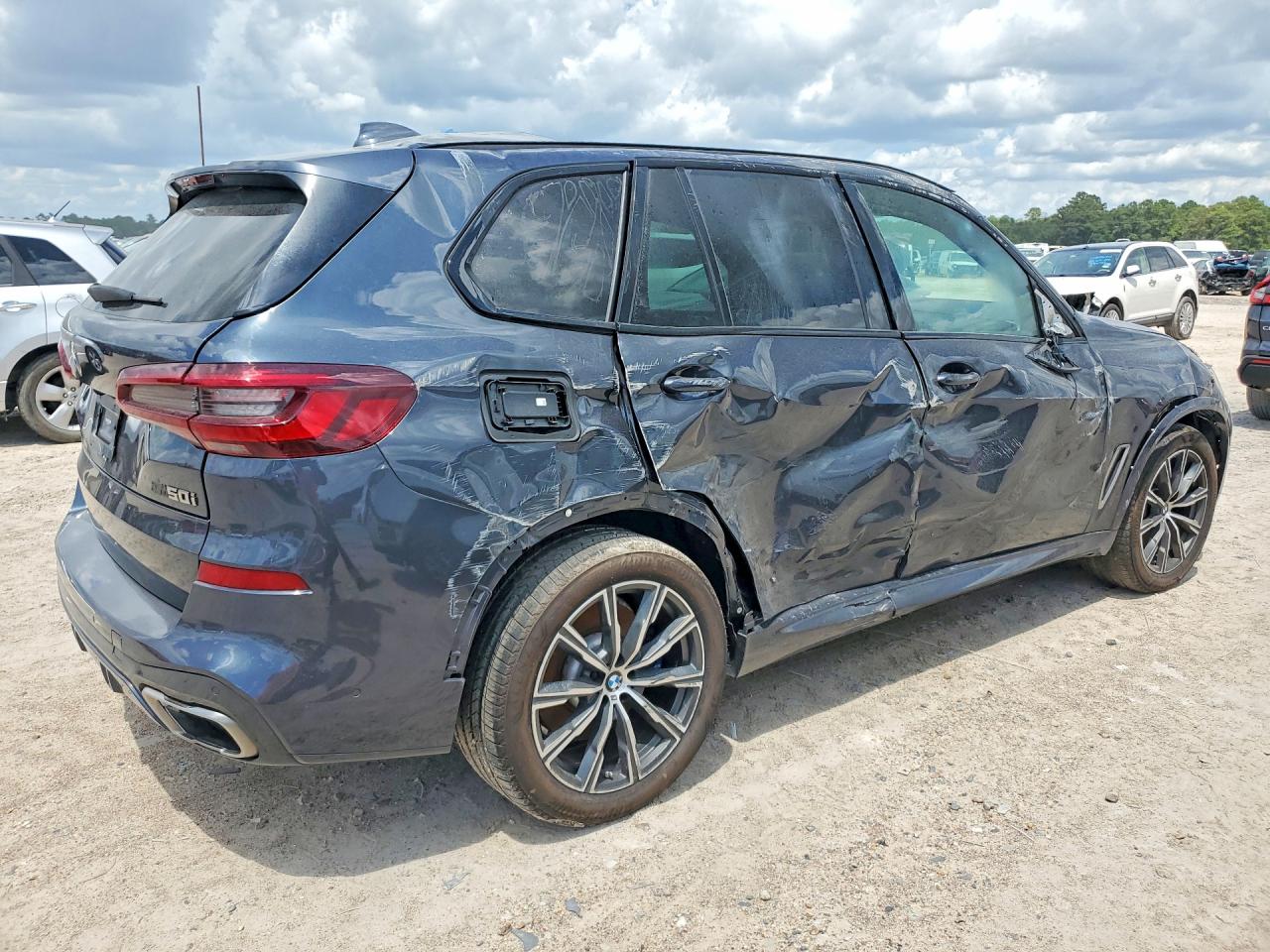 2022 BMW X5 M50I — снимка 3