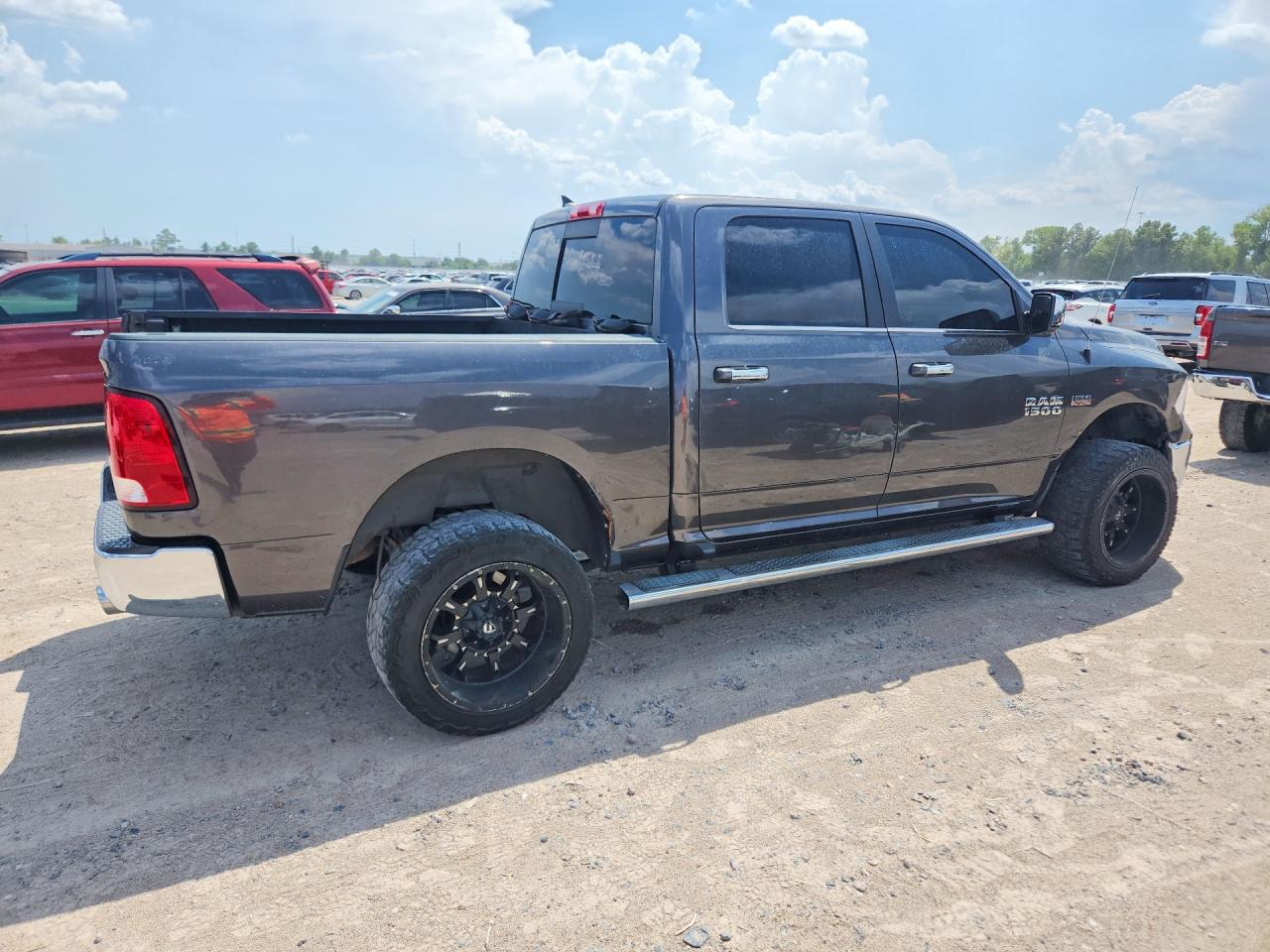 2017 RAM 1500 SLT — снимка 3