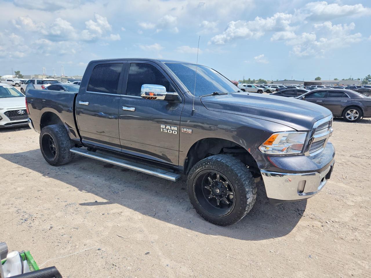 2017 RAM 1500 SLT — снимка 4