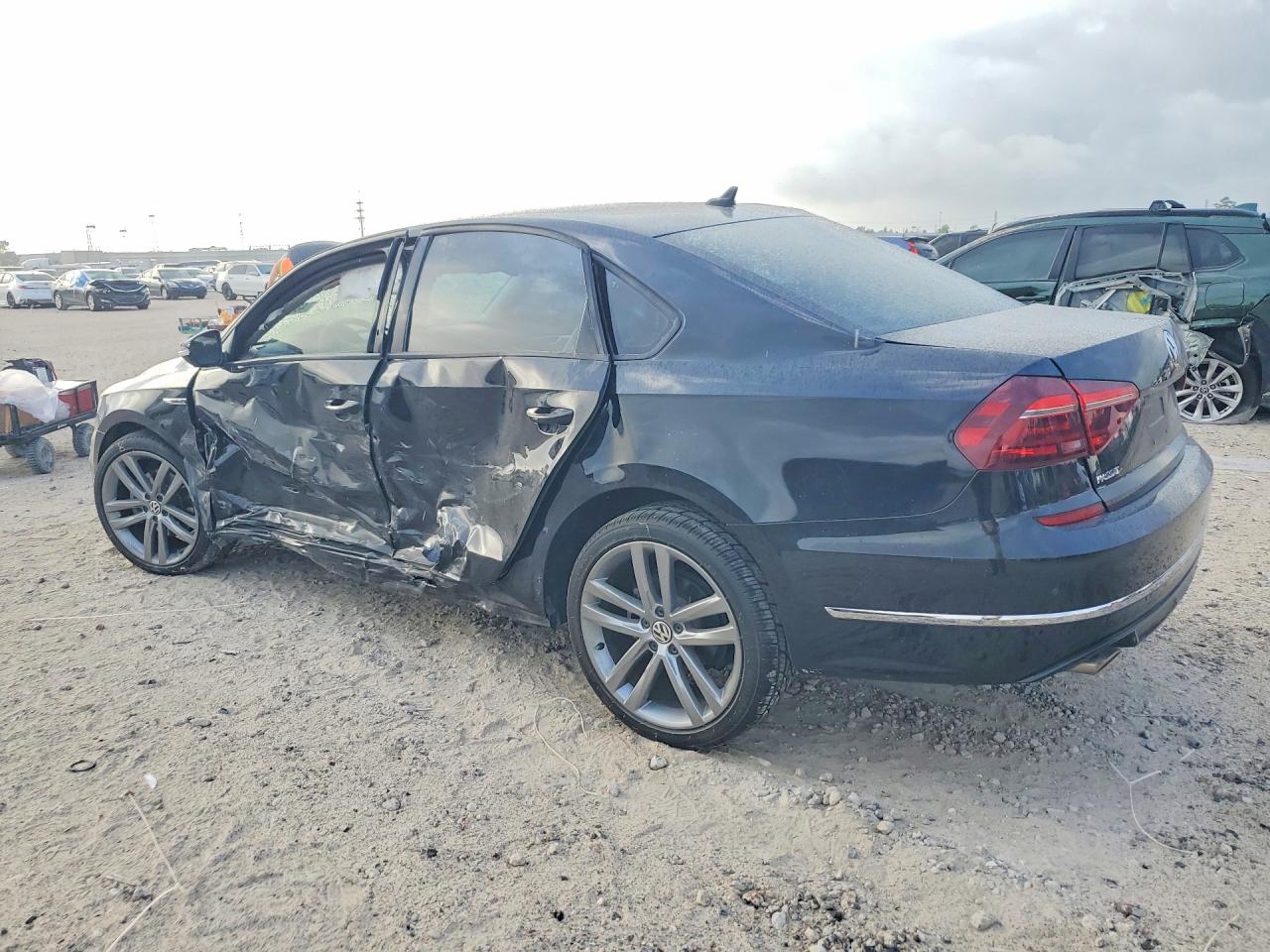 2018 VOLKSWAGEN PASSAT S — снимка 2