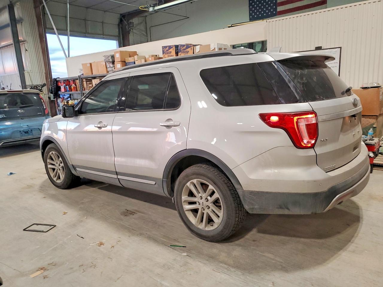 2017 FORD EXPLORER XLT — снимка 2