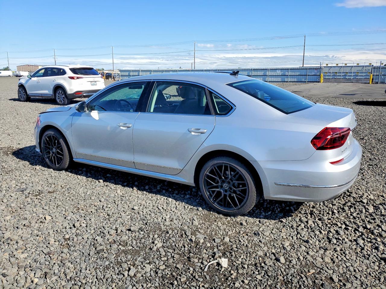 2017 VOLKSWAGEN PASSAT SE — снимка 2
