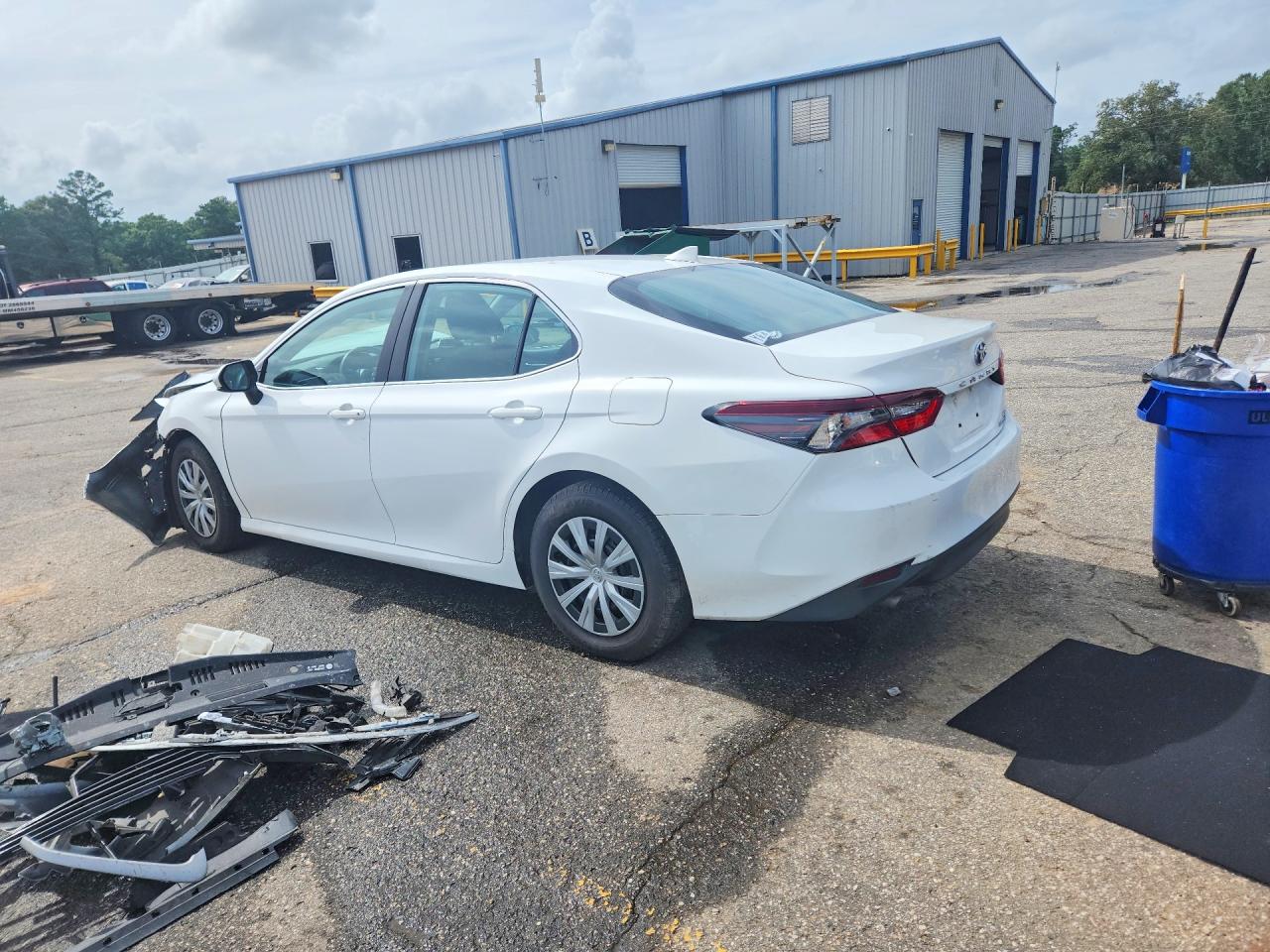 2022 TOYOTA CAMRY LE — снимка 2