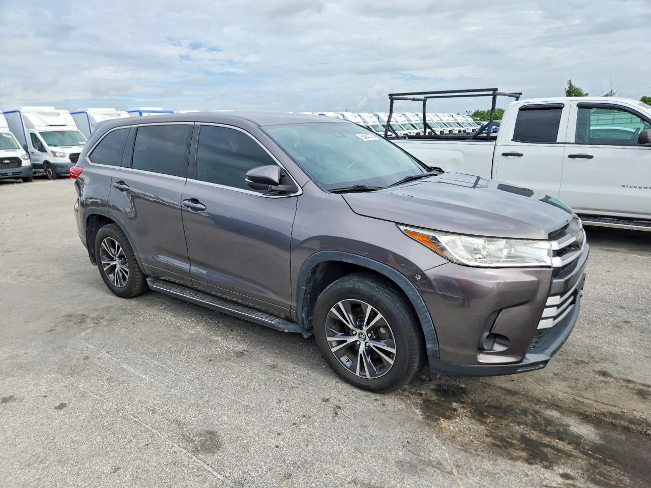 2017 TOYOTA HIGHLANDER LE — снимка 4