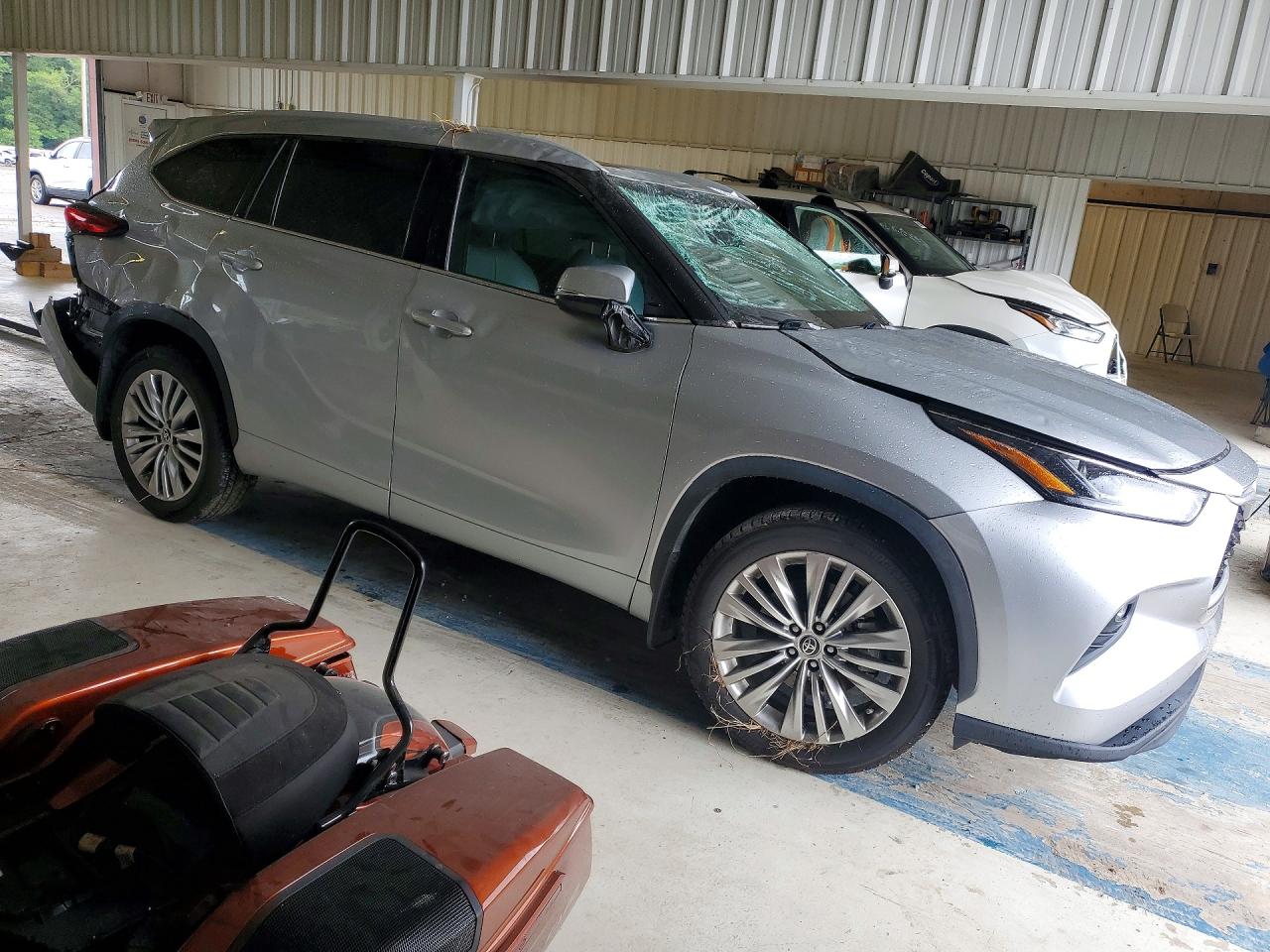 2022 TOYOTA HIGHLANDER XLE — снимка 4