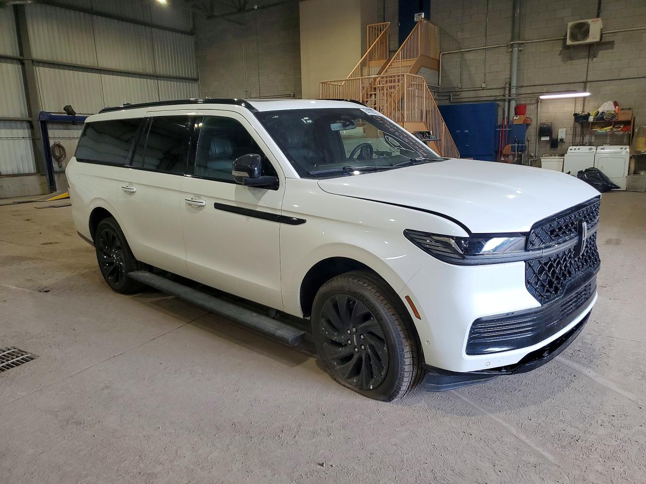 2025 LINCOLN NAVIGATOR L RESERVE — снимка 4