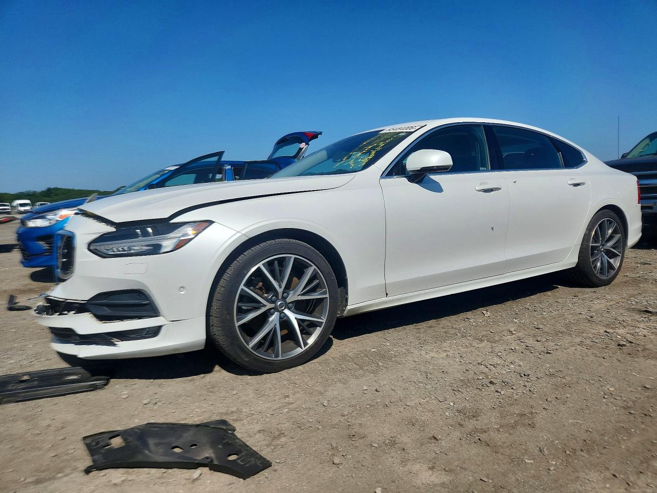 2019 VOLVO S90 T6 MOMENTUM