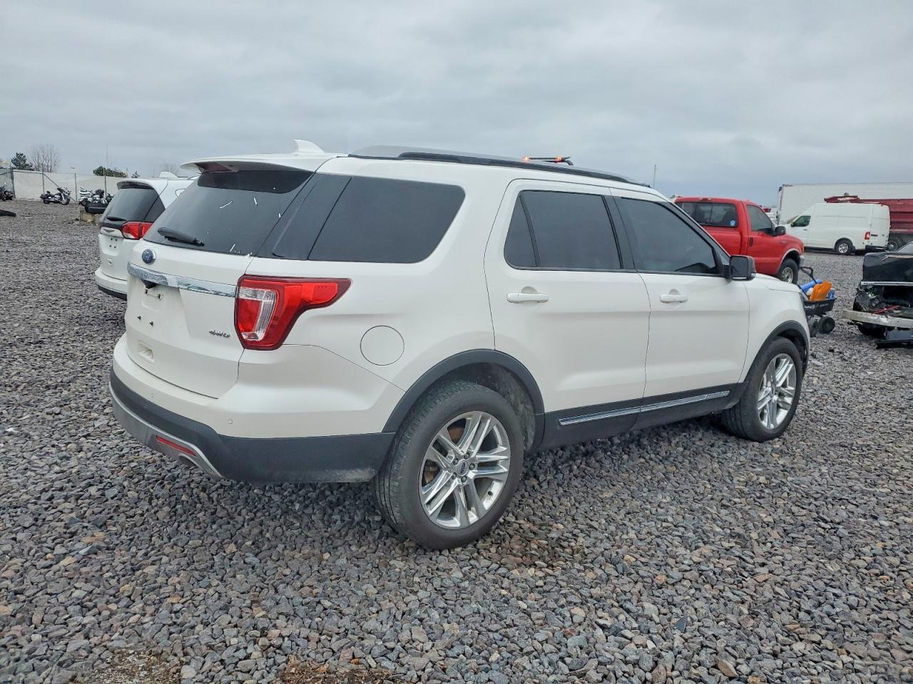 2017 FORD EXPLORER XLT — снимка 3