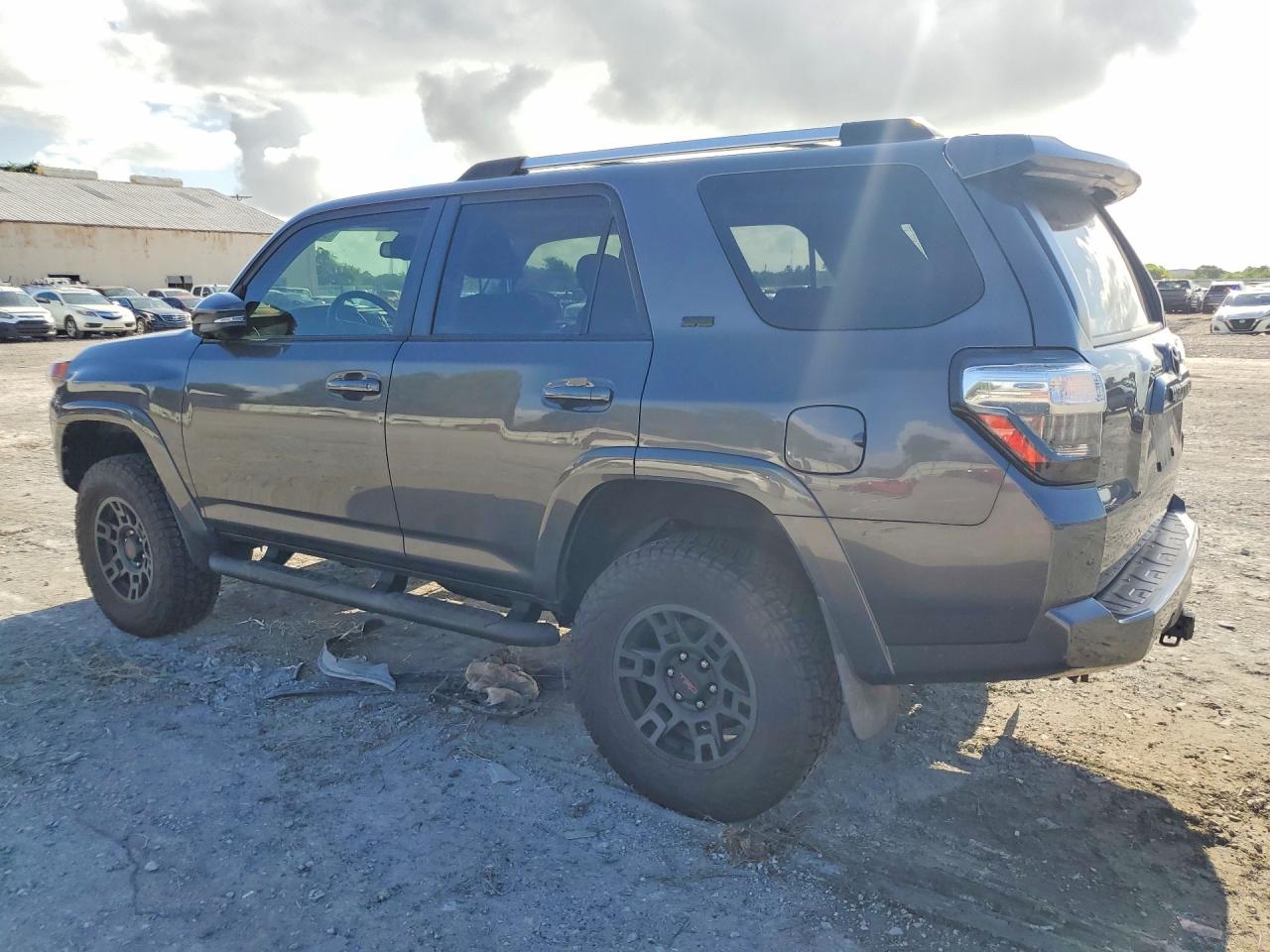2023 TOYOTA 4RUNNER SR5 PREMIUM — снимка 2