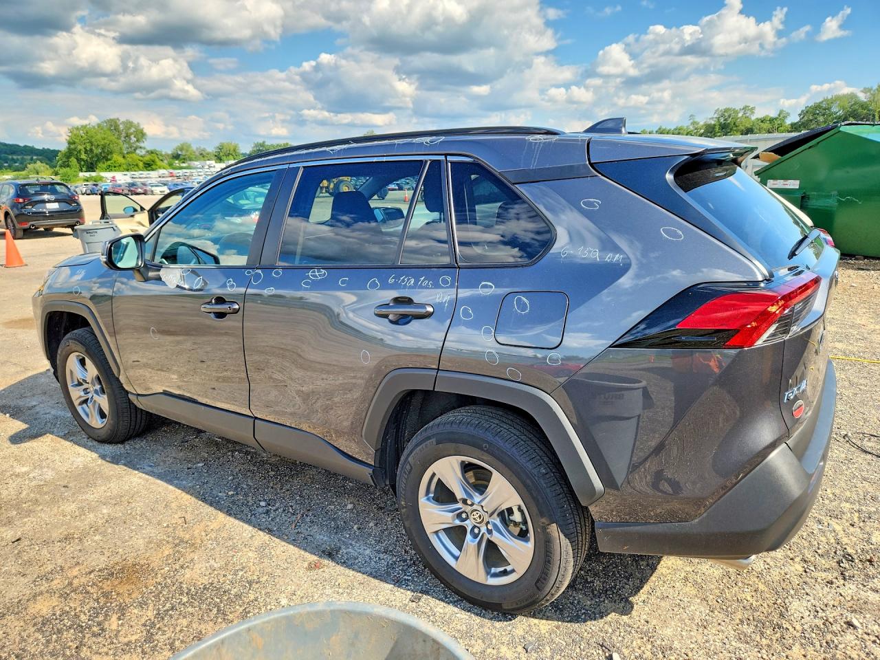 2024 TOYOTA RAV4 XLE — снимка 2