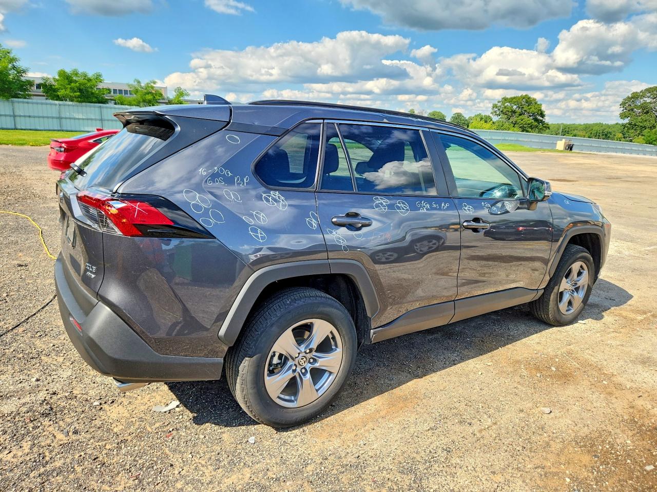 2024 TOYOTA RAV4 XLE — снимка 3