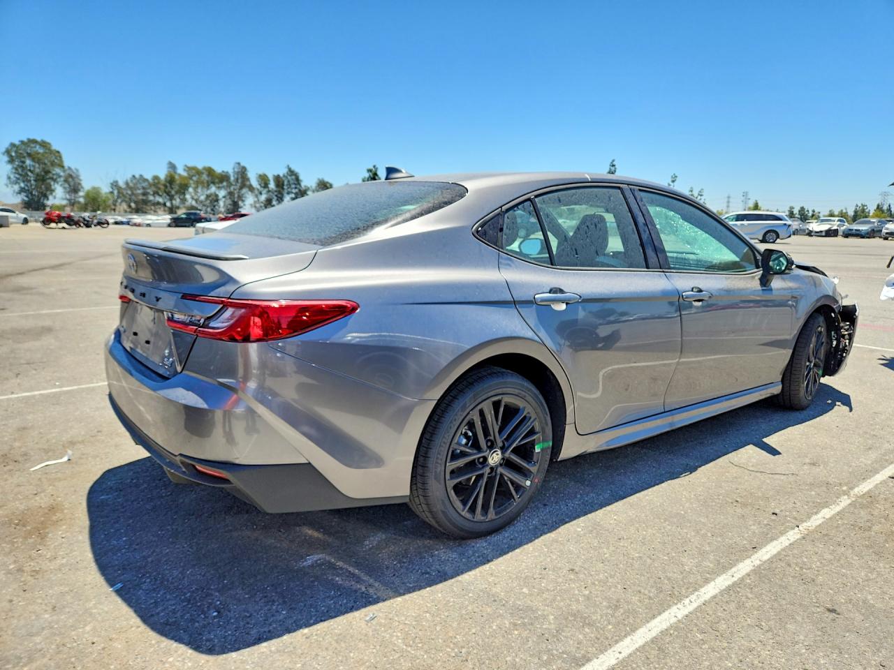 2026 TOYOTA CAMRY SE — снимка 3