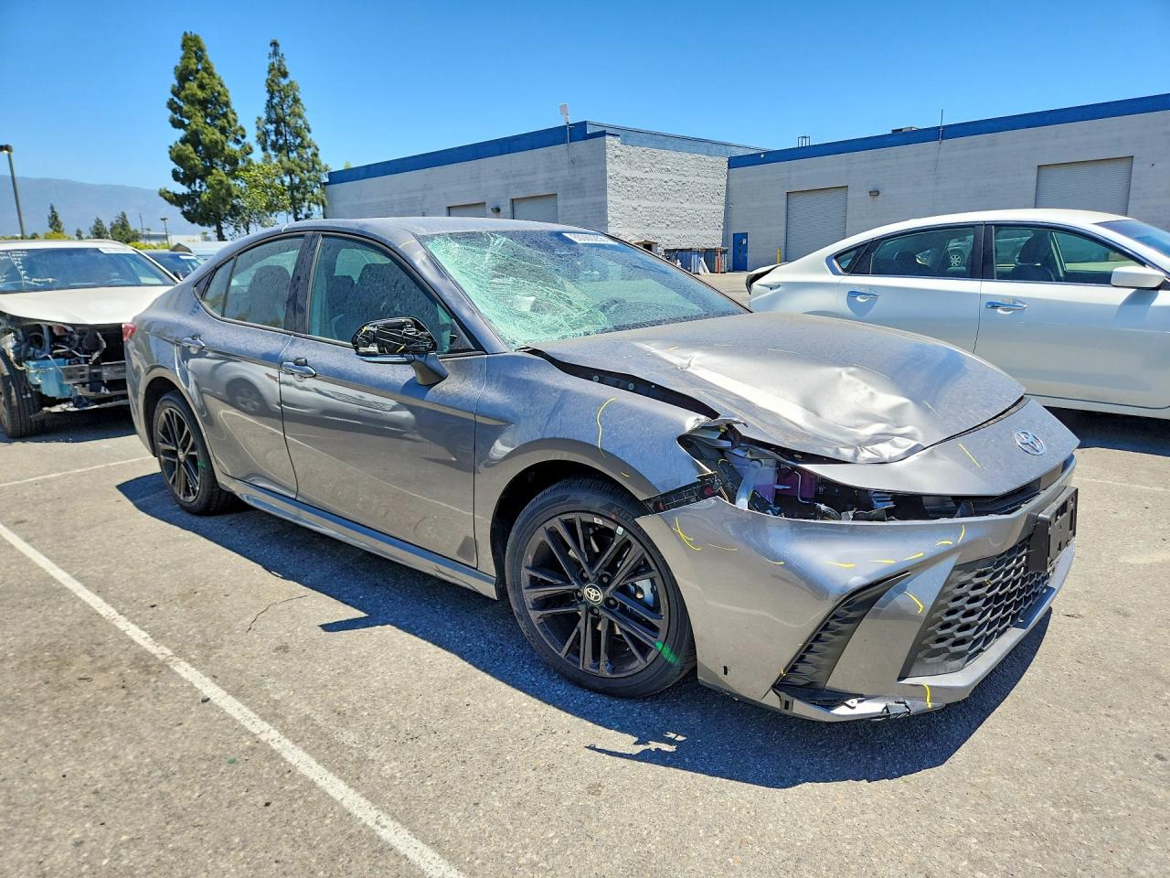 2026 TOYOTA CAMRY SE — снимка 4