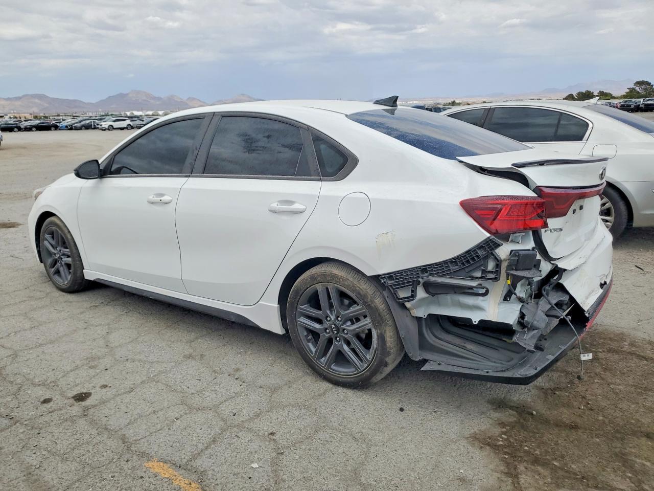 2021 KIA FORTE GT LINE — снимка 2