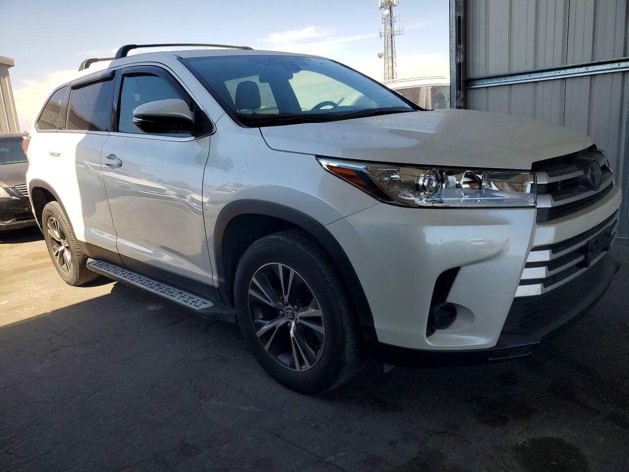 2019 TOYOTA HIGHLANDER LE — снимка 4