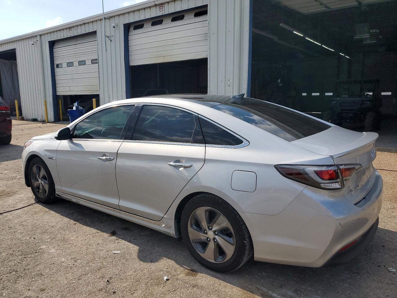2017 HYUNDAI SONATA HYBRID LIMITED — снимка 2