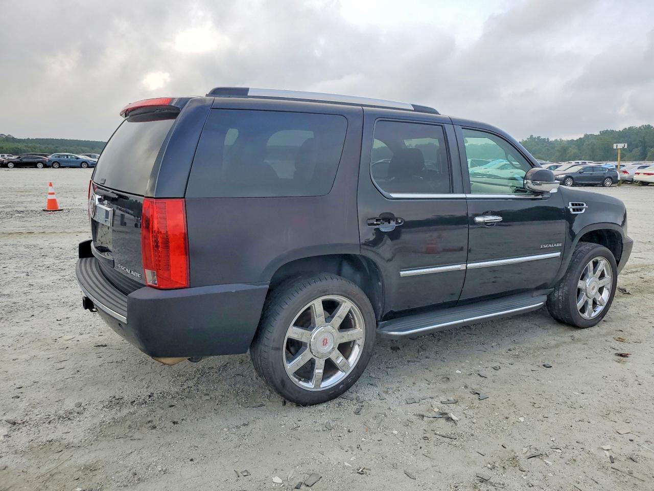 2013 CADILLAC ESCALADE LUXURY — снимка 3