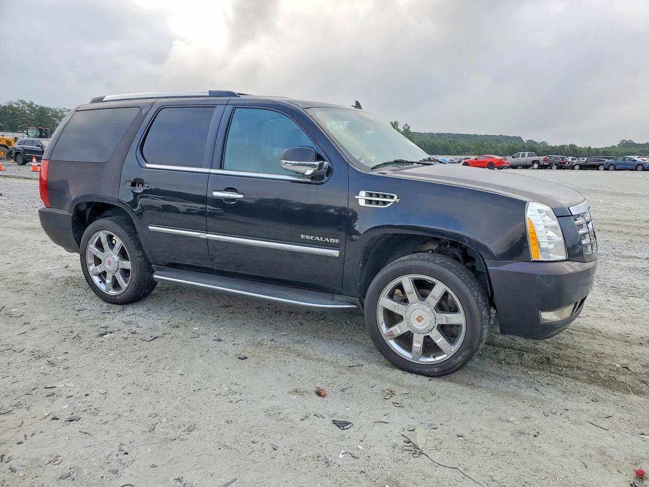 2013 CADILLAC ESCALADE LUXURY — снимка 4