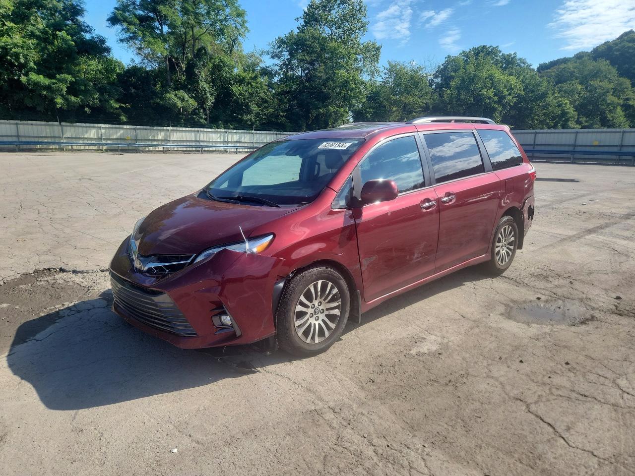 2018 TOYOTA SIENNA XLE 8-PASSENGER