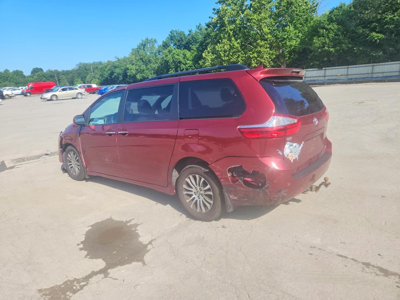 2018 TOYOTA SIENNA XLE 8-PASSENGER — снимка 2