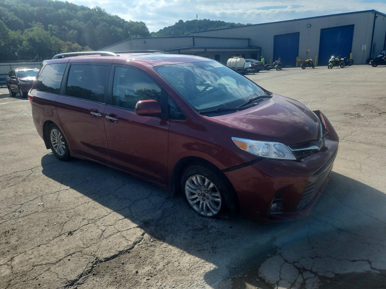 2018 TOYOTA SIENNA XLE 8-PASSENGER — снимка 4