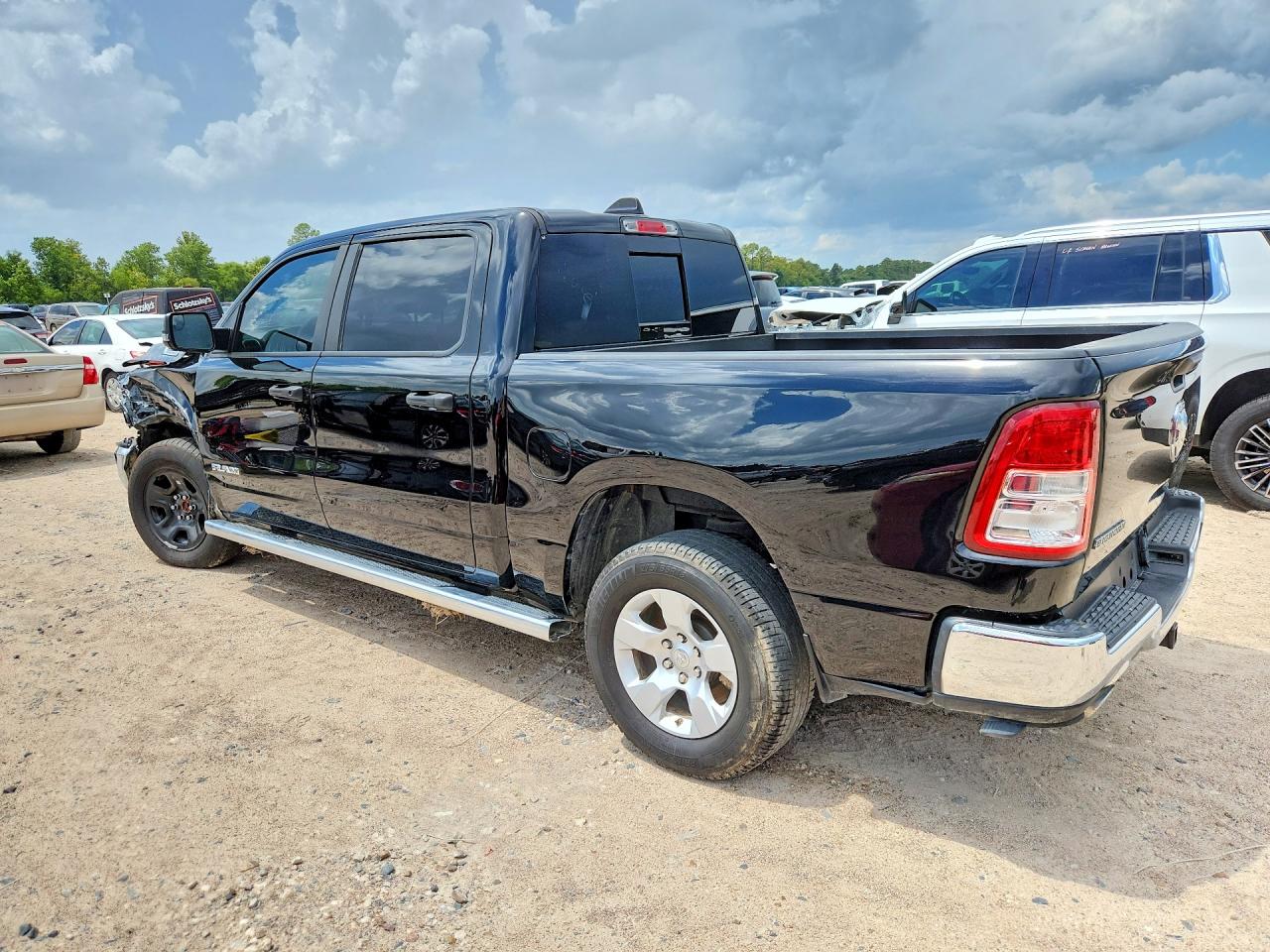 2023 RAM 1500 BIG HORN — снимка 2