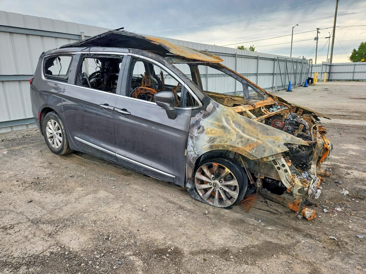 2017 CHRYSLER PACIFICA TOURING L — снимка 4