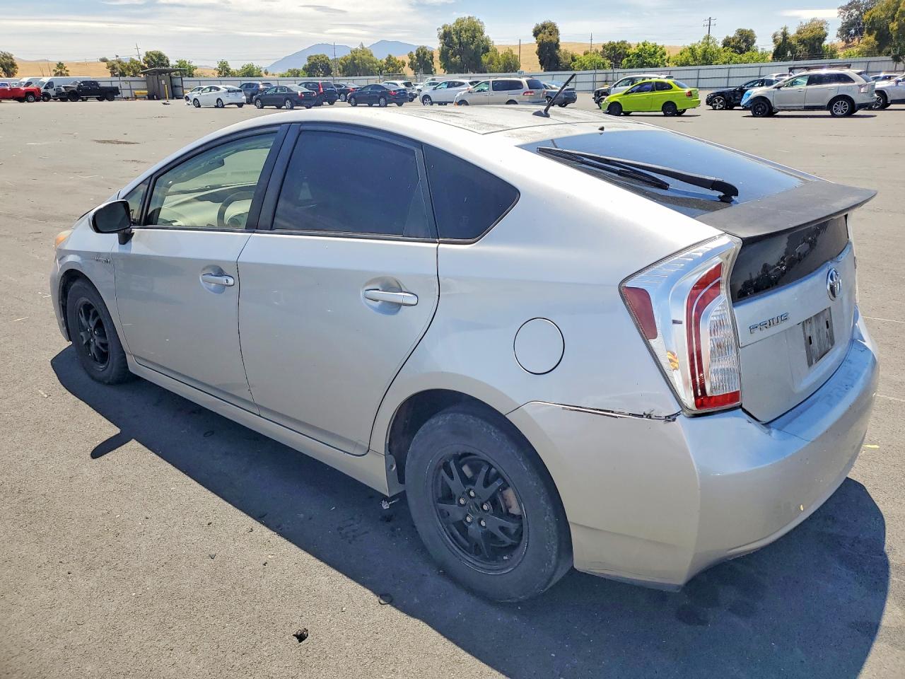 2015 TOYOTA PRIUS TWO — снимка 2