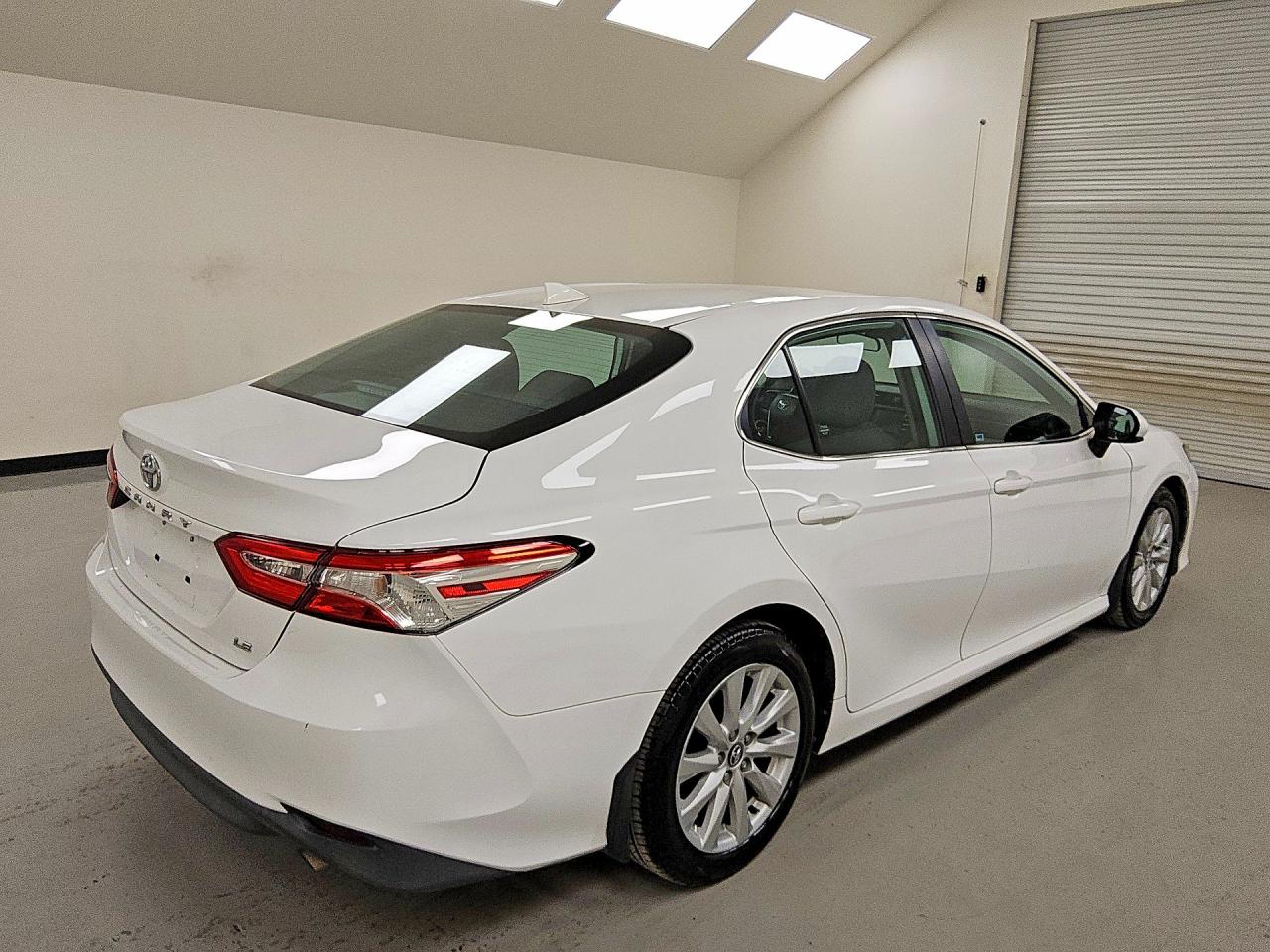 2020 TOYOTA CAMRY LE — снимка 3
