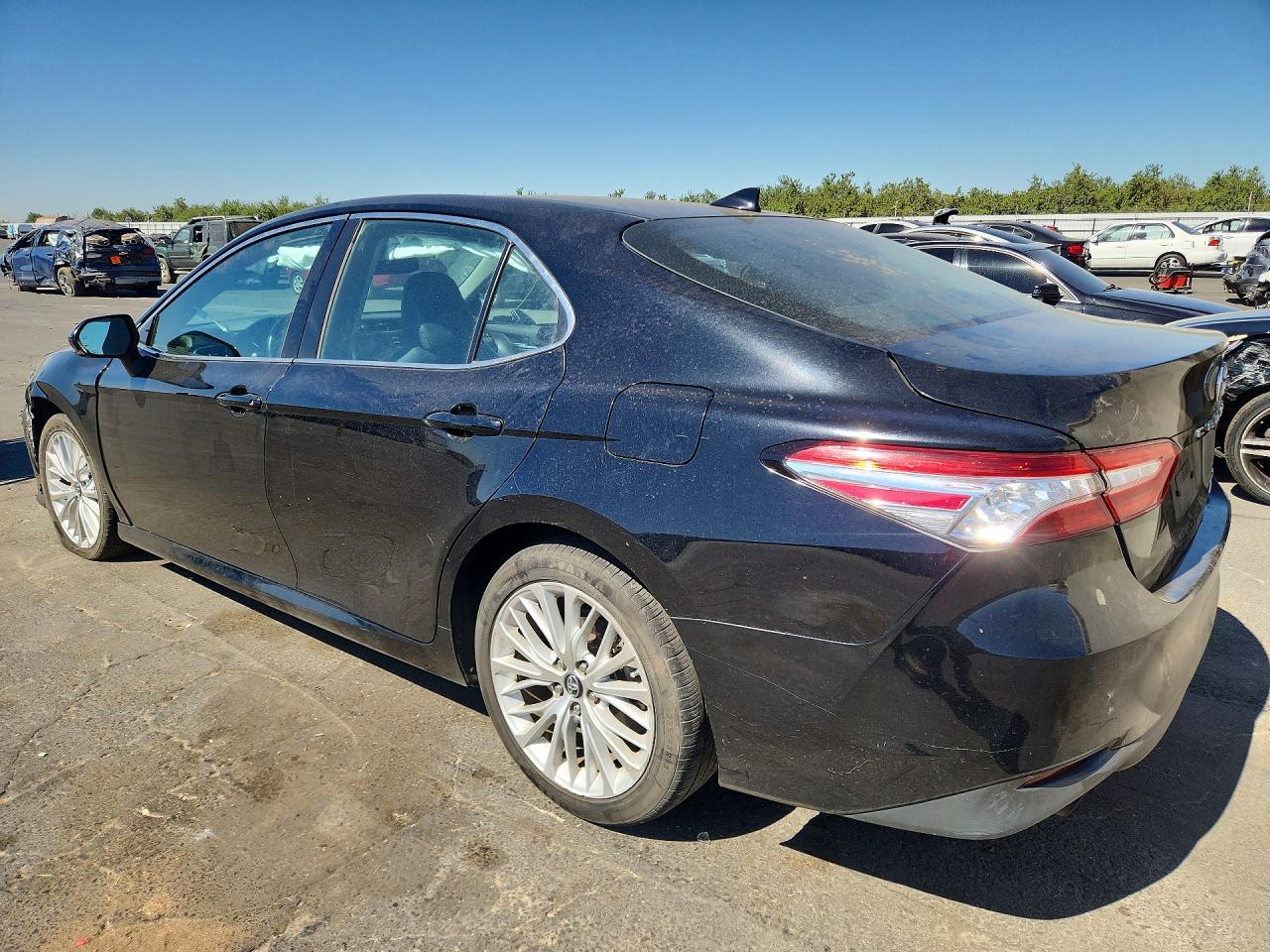 2019 TOYOTA CAMRY HYBRID XLE — снимка 2