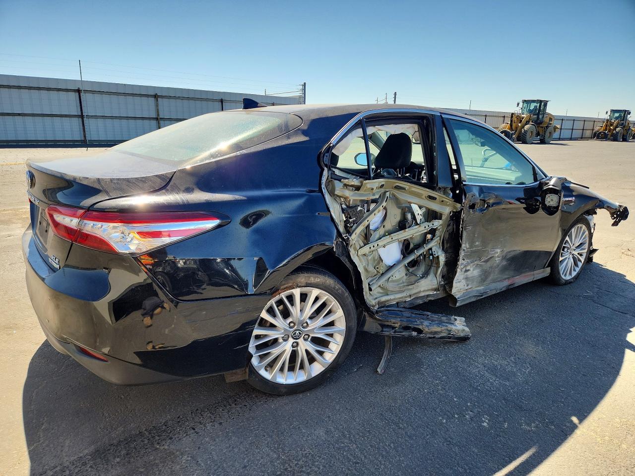 2019 TOYOTA CAMRY HYBRID XLE — снимка 3