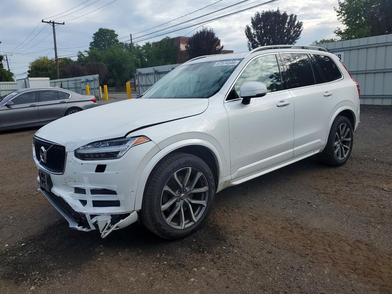 2017 VOLVO XC90 T6