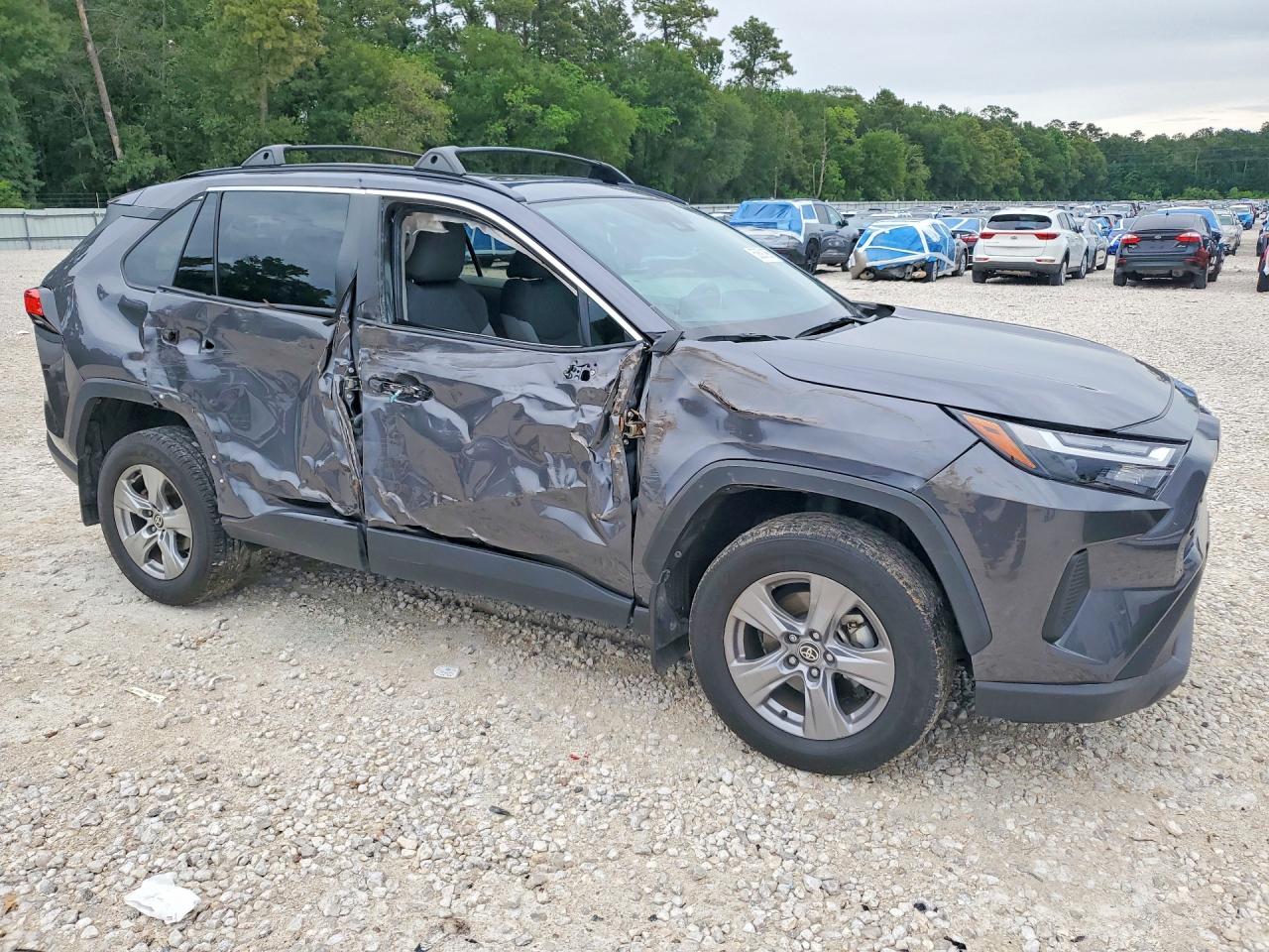 2024 TOYOTA RAV4 XLE — снимка 4