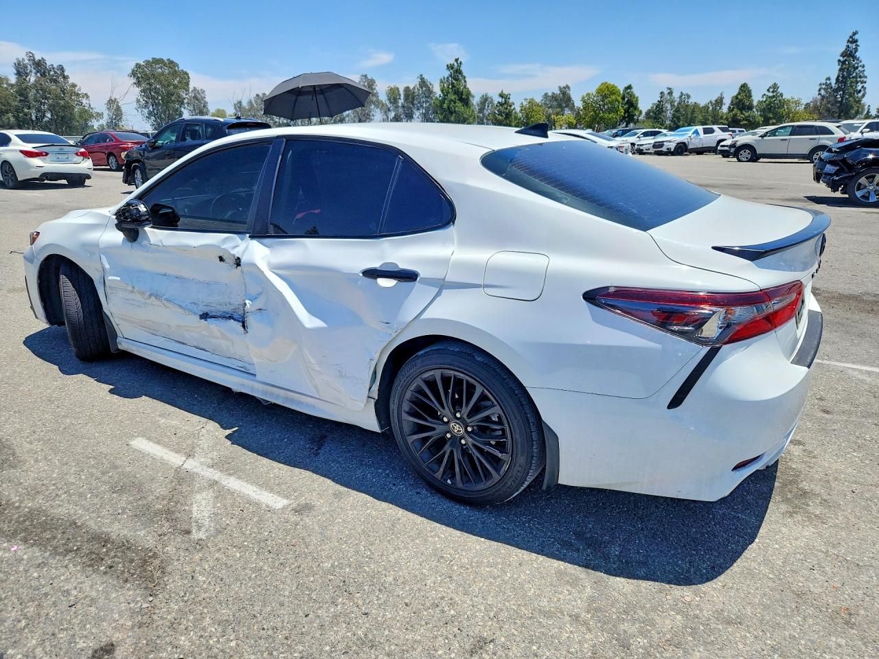 2021 TOYOTA CAMRY SE NIGHTSHADE — снимка 2