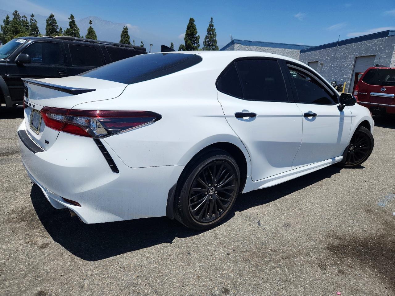 2021 TOYOTA CAMRY SE NIGHTSHADE — снимка 3