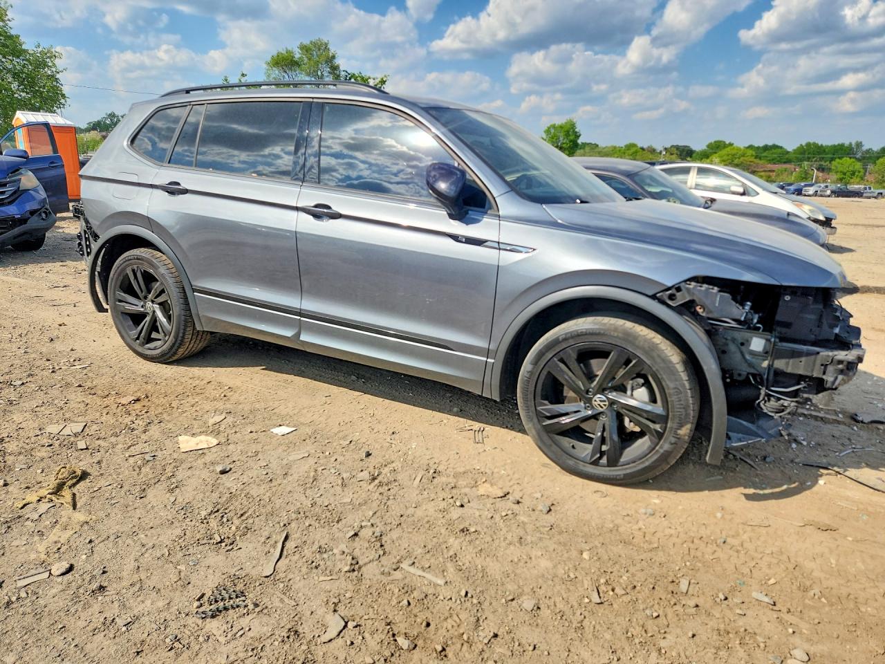 2023 VOLKSWAGEN TIGUAN SE R-LINE BLACK — снимка 4