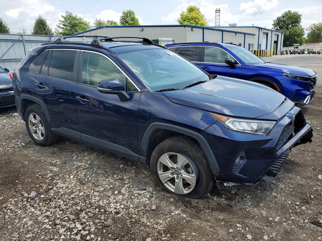 2020 TOYOTA RAV4 XLE — снимка 4