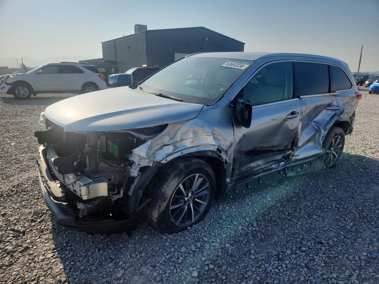 2017 TOYOTA HIGHLANDER XLE