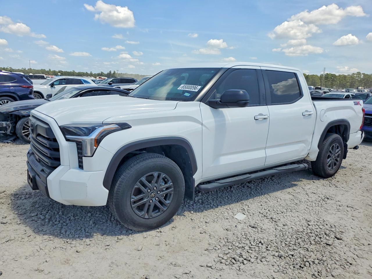 2025 TOYOTA TUNDRA SR5