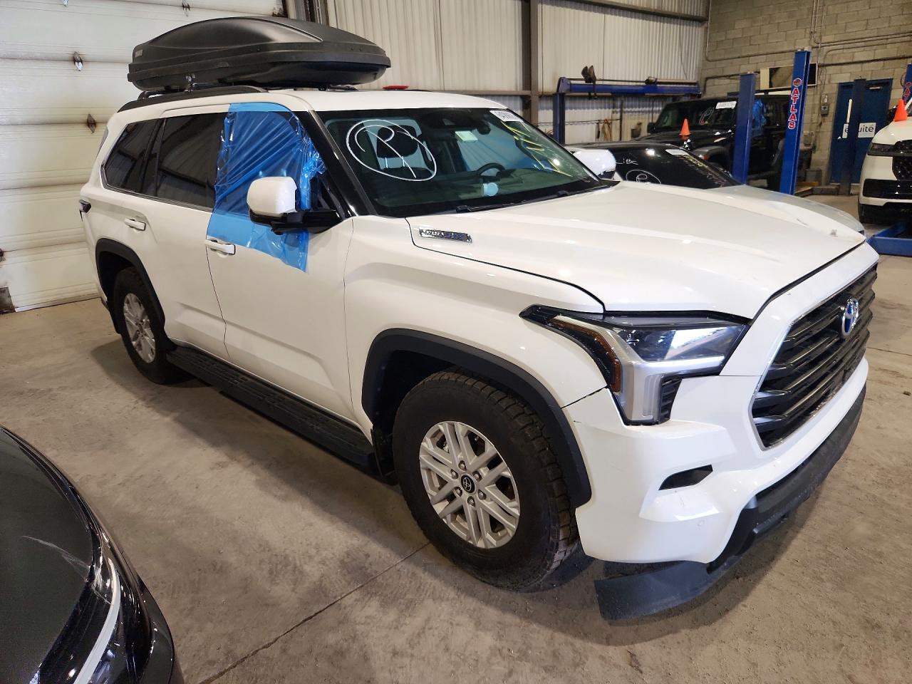2023 TOYOTA SEQUOIA SR5 — снимка 4